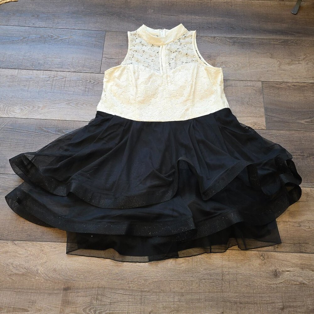 High-Neck Lace , Tiered Mesh Formal Dress, Size: 18